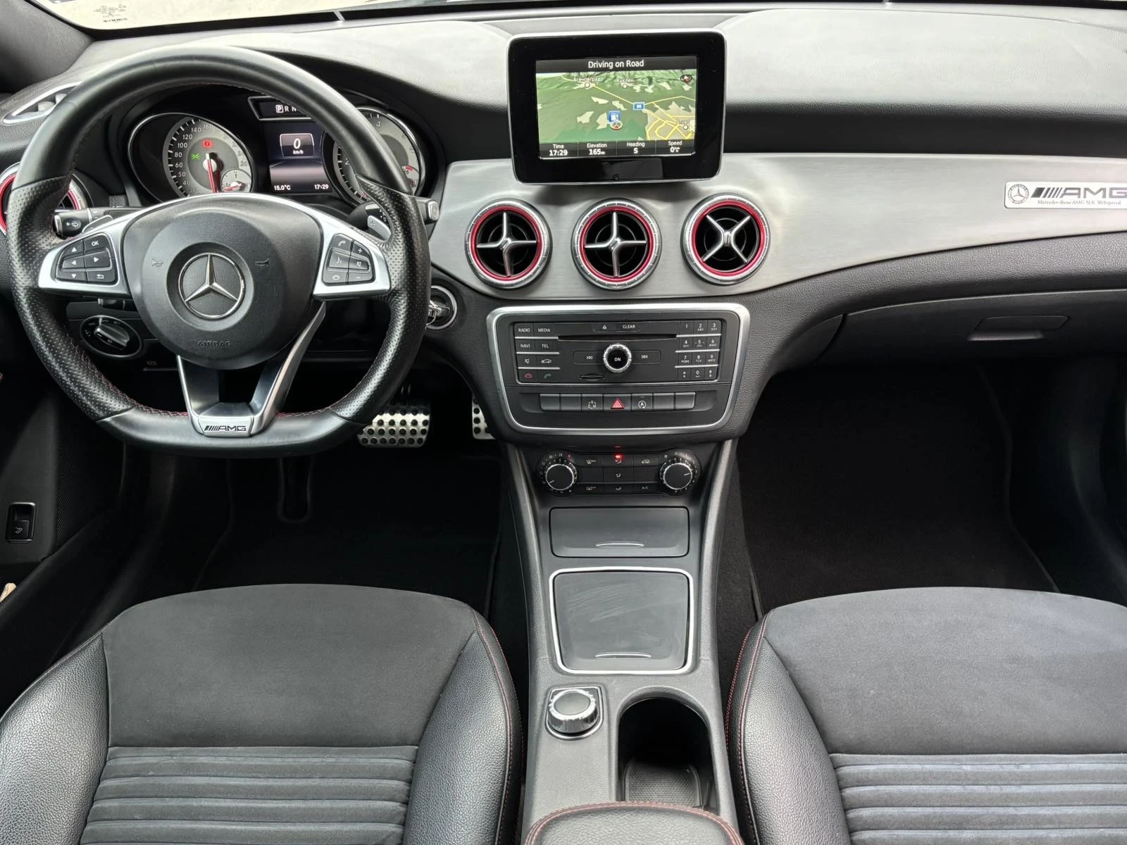 Mercedes-Benz CLA 220  AMG 4MATIC - изображение 9