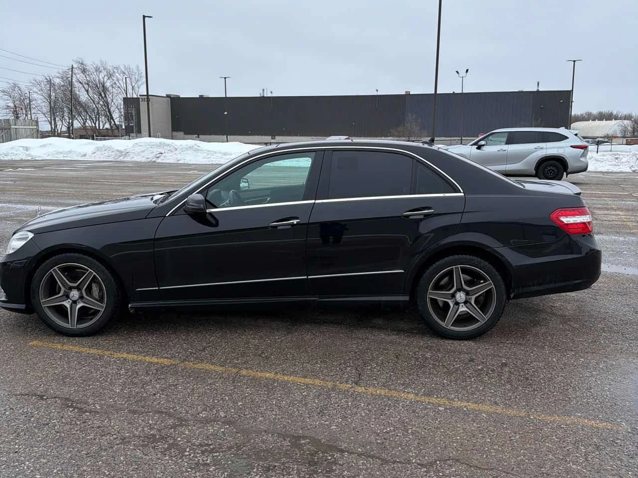 Mercedes-Benz E 500 4MATIC * AMG PACK* ОБДУХВАНЕ* ПАНОРАМА*  - изображение 3