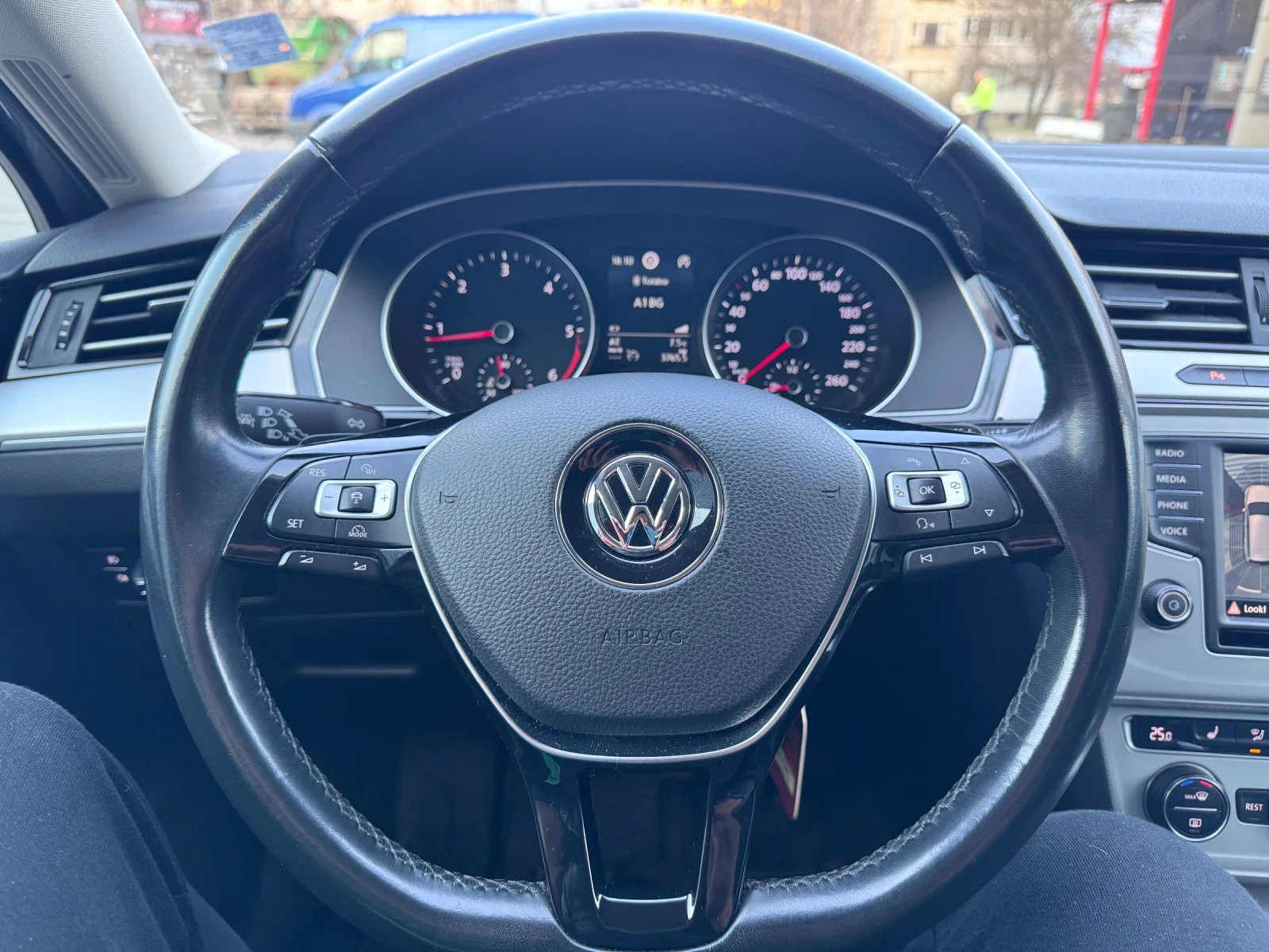 VW Passat, снимка 4 - Автомобили и джипове - 53937776