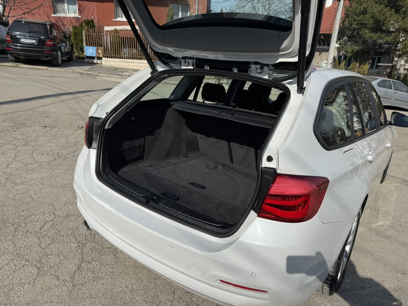 BMW 318 2.0D FACELIFT, снимка 11 - Автомобили и джипове - 54528788