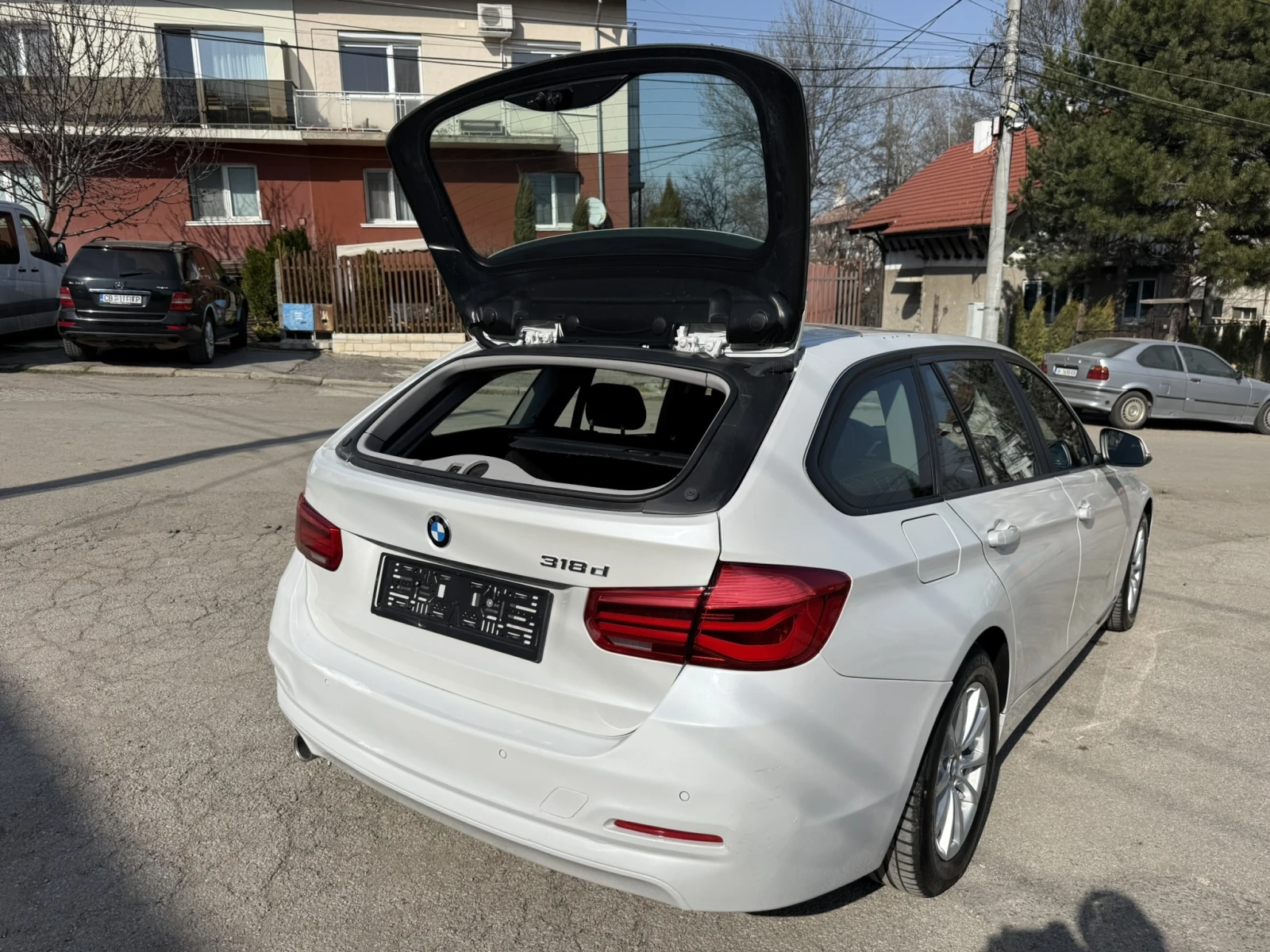 BMW 318 2.0D FACELIFT, снимка 10 - Автомобили и джипове - 54528788