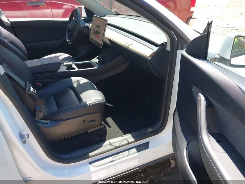 Tesla Model Y Performance, Dual Motor 30.000km, снимка 9 - Автомобили и джипове - 55024506