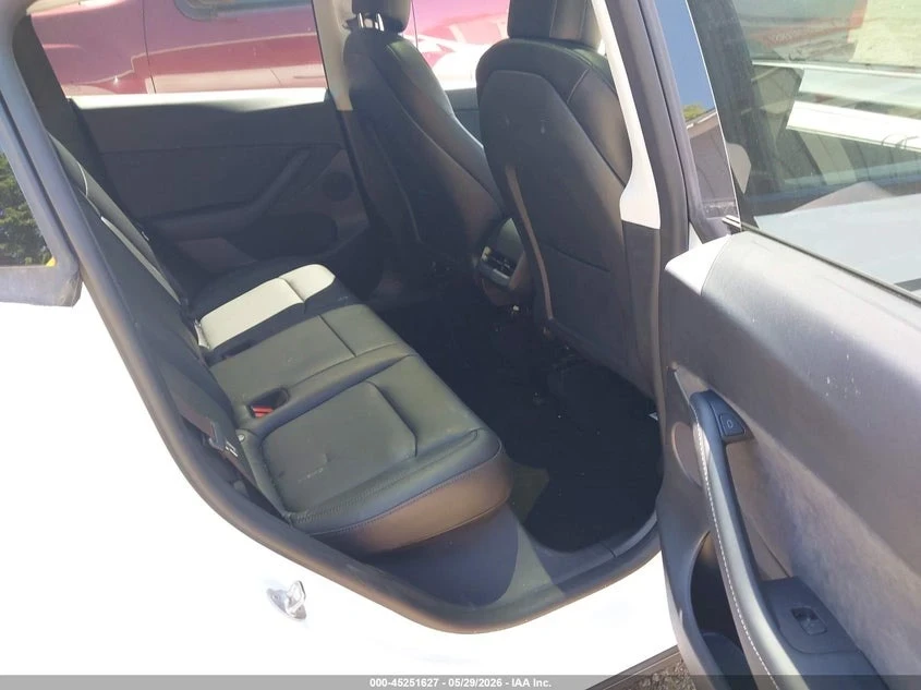 Tesla Model Y Performance, Dual Motor 30.000km, снимка 10 - Автомобили и джипове - 55024506