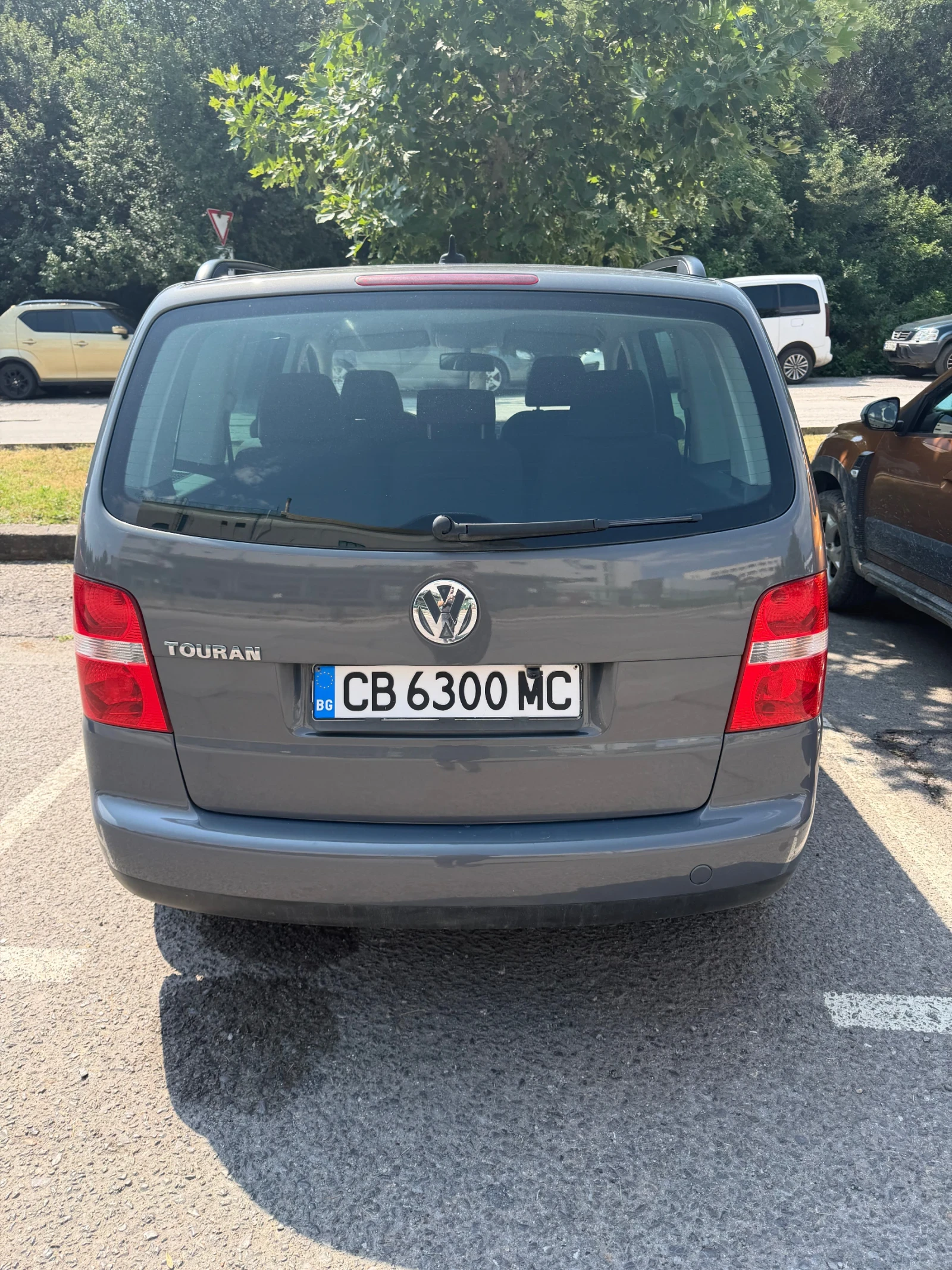 VW Touran 2.0 FSI, снимка 5 - Автомобили и джипове - 55113997