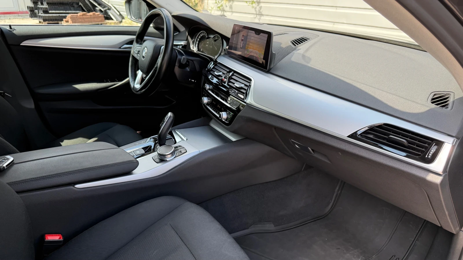 BMW 520 Xdrive 520d, снимка 3 - Автомобили и джипове - 55532752
