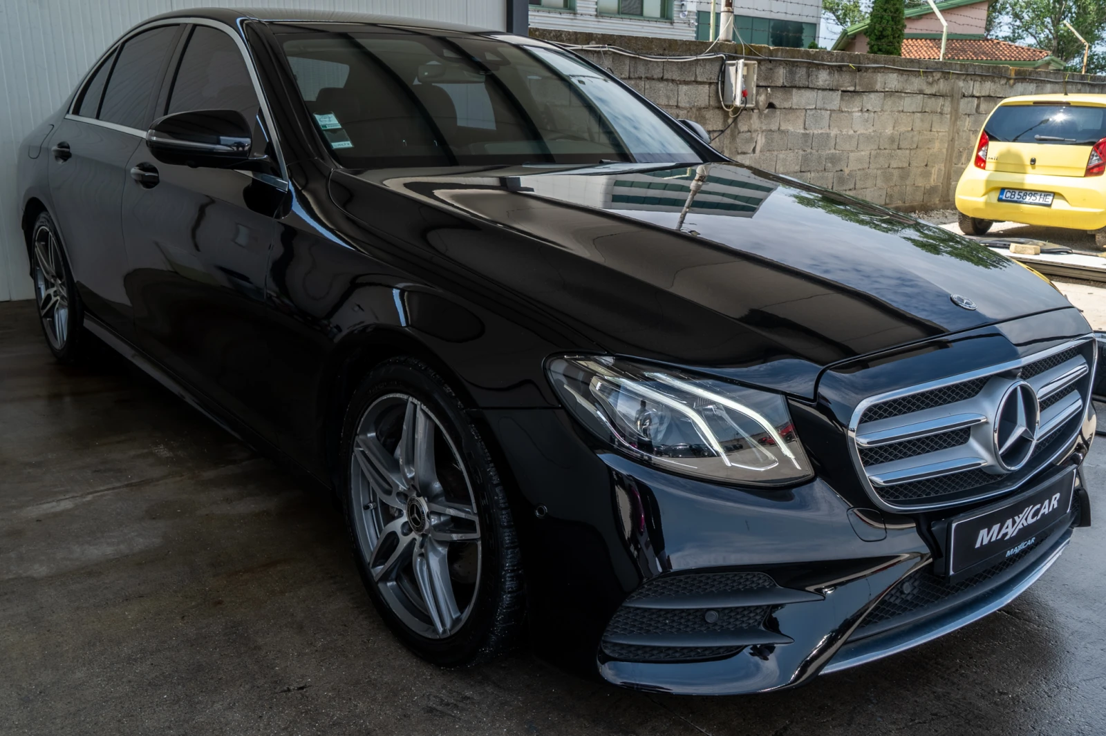 Mercedes-Benz E 220 D = AMBIENT = 170HP = 9G-TRONIC = ЛИЗИНГ, снимка 3 - Автомобили и джипове - 55949576