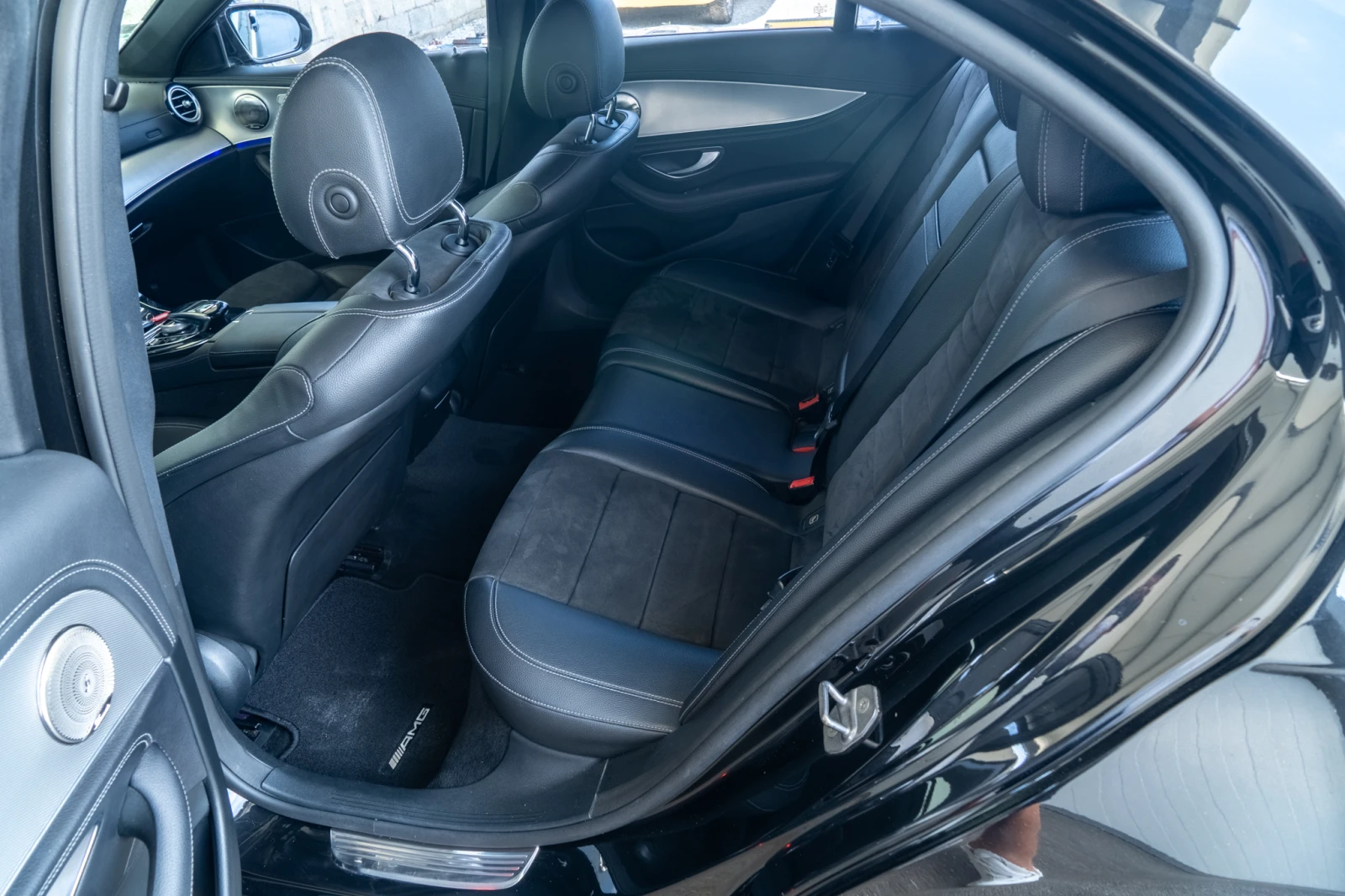 Mercedes-Benz E 220 D = AMBIENT = 170HP = 9G-TRONIC = ЛИЗИНГ, снимка 9 - Автомобили и джипове - 55949576