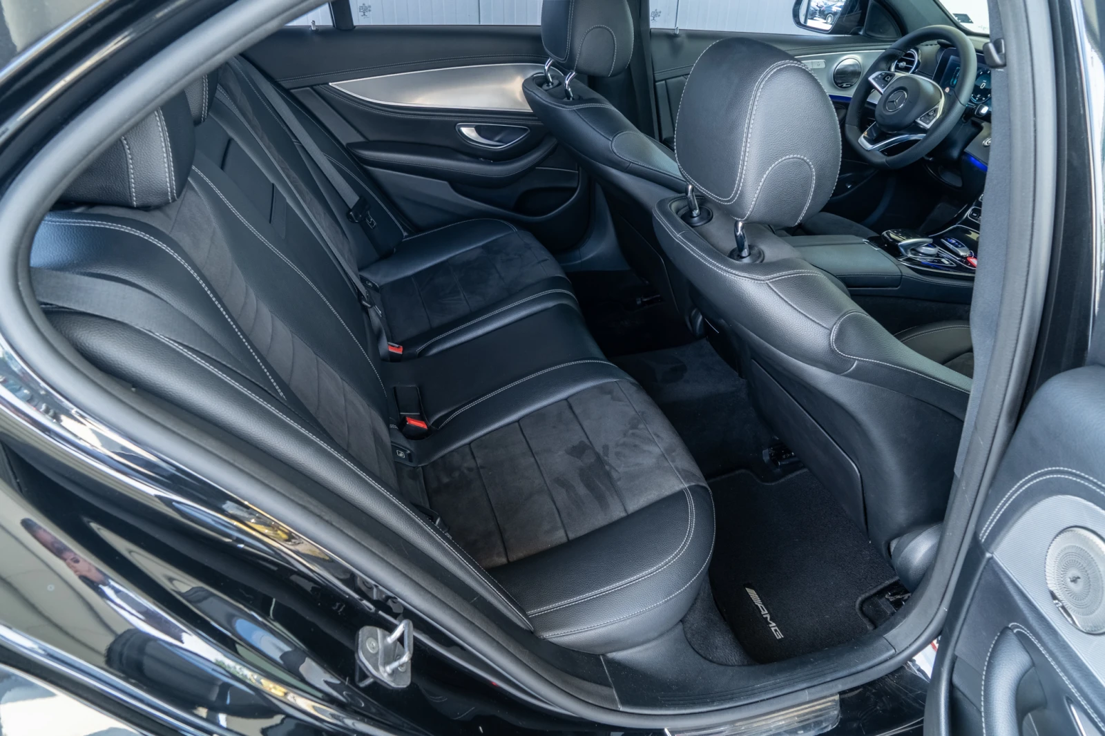 Mercedes-Benz E 220 D = AMBIENT = 170HP = 9G-TRONIC = ЛИЗИНГ, снимка 10 - Автомобили и джипове - 55949576