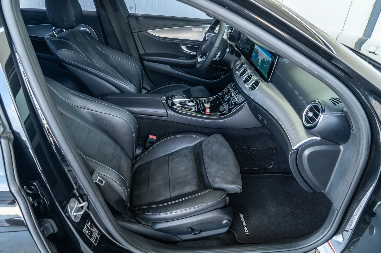 Mercedes-Benz E 220 D = AMBIENT = 170HP = 9G-TRONIC = ЛИЗИНГ, снимка 11 - Автомобили и джипове - 55949576