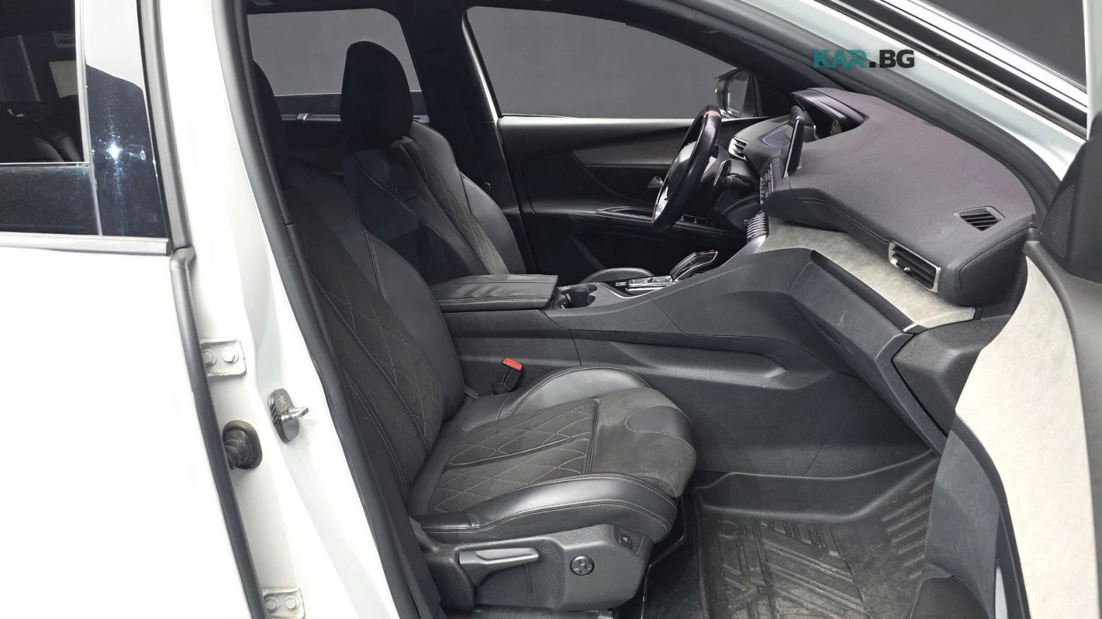 Peugeot 5008 2.0BlueHDI* GT* КОЖА* ПОДГРЕВ* КАМЕРА* ПАНОРАМА* , снимка 10 - Автомобили и джипове - 56102320