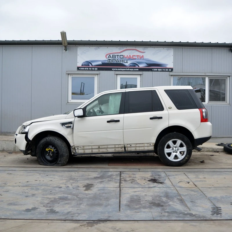 Land Rover Freelander 2.2 TD4, снимка 11 - Автомобили и джипове - 39415226