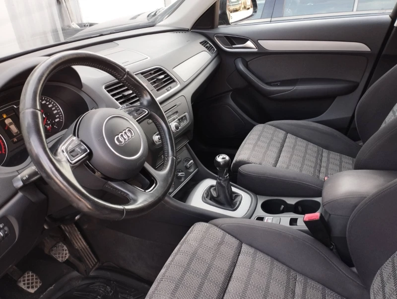 Audi Q3, снимка 6 - Автомобили и джипове - 49424133