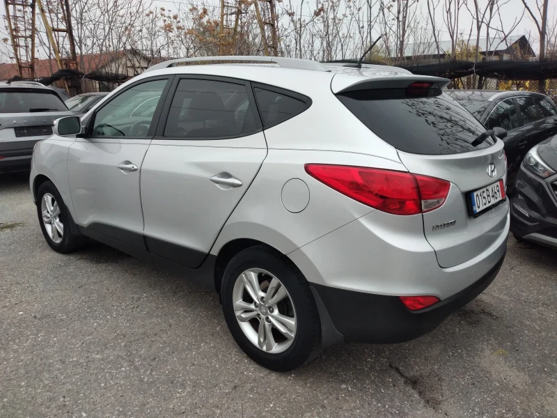 Hyundai IX35 2.4 Tucson DOCH 16v, снимка 3 - Автомобили и джипове - 52447065