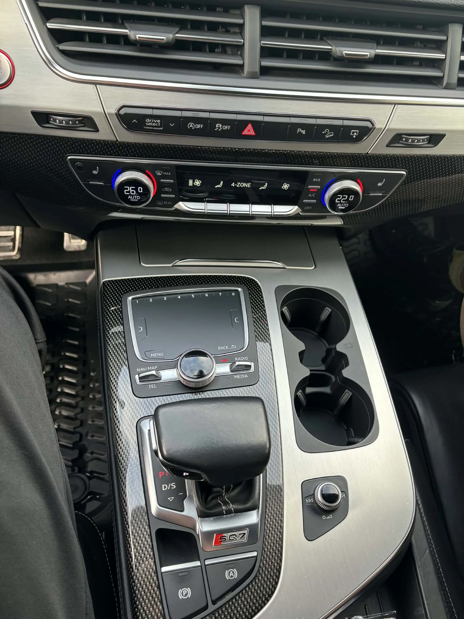 Audi SQ7 4.0 TDI, снимка 15 - Автомобили и джипове - 54059188