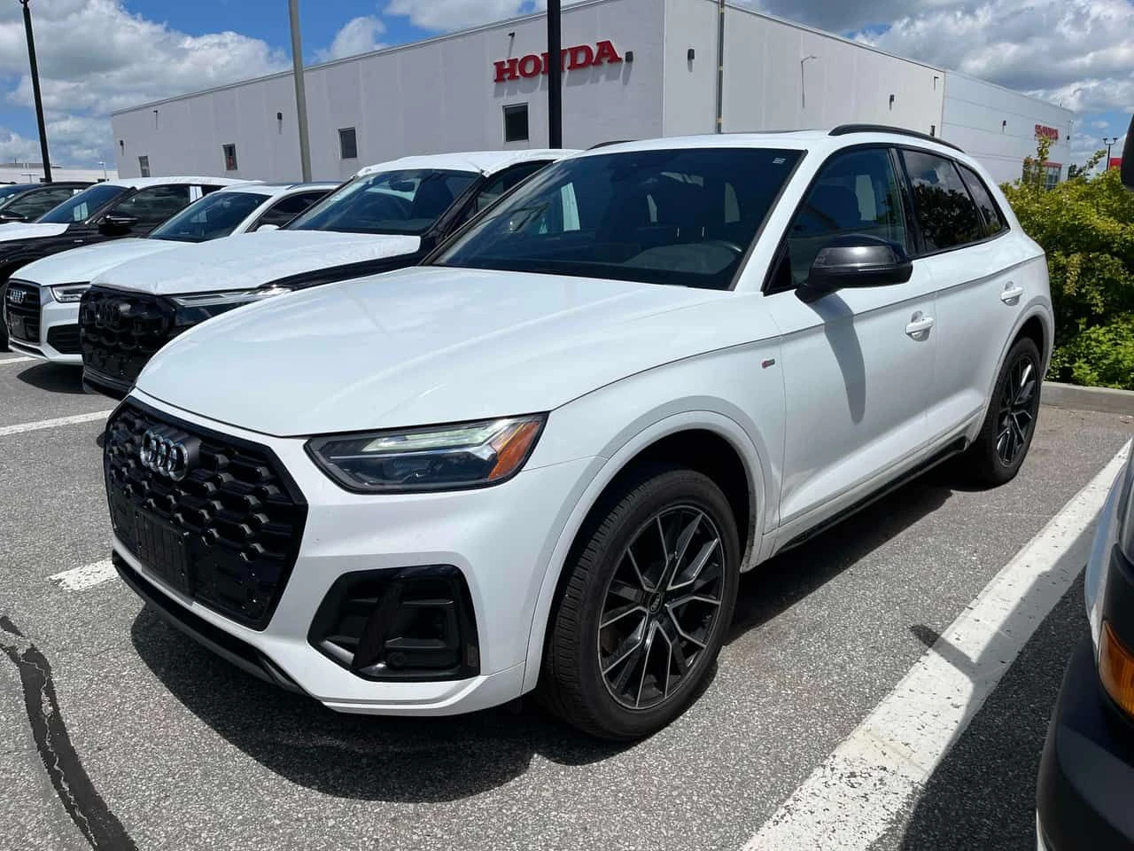 Audi Q5 | Progressiv | DISTRONIC | ПОДГРЕВ | ПАНОРАМА | , снимка 2 - Автомобили и джипове - 54983052