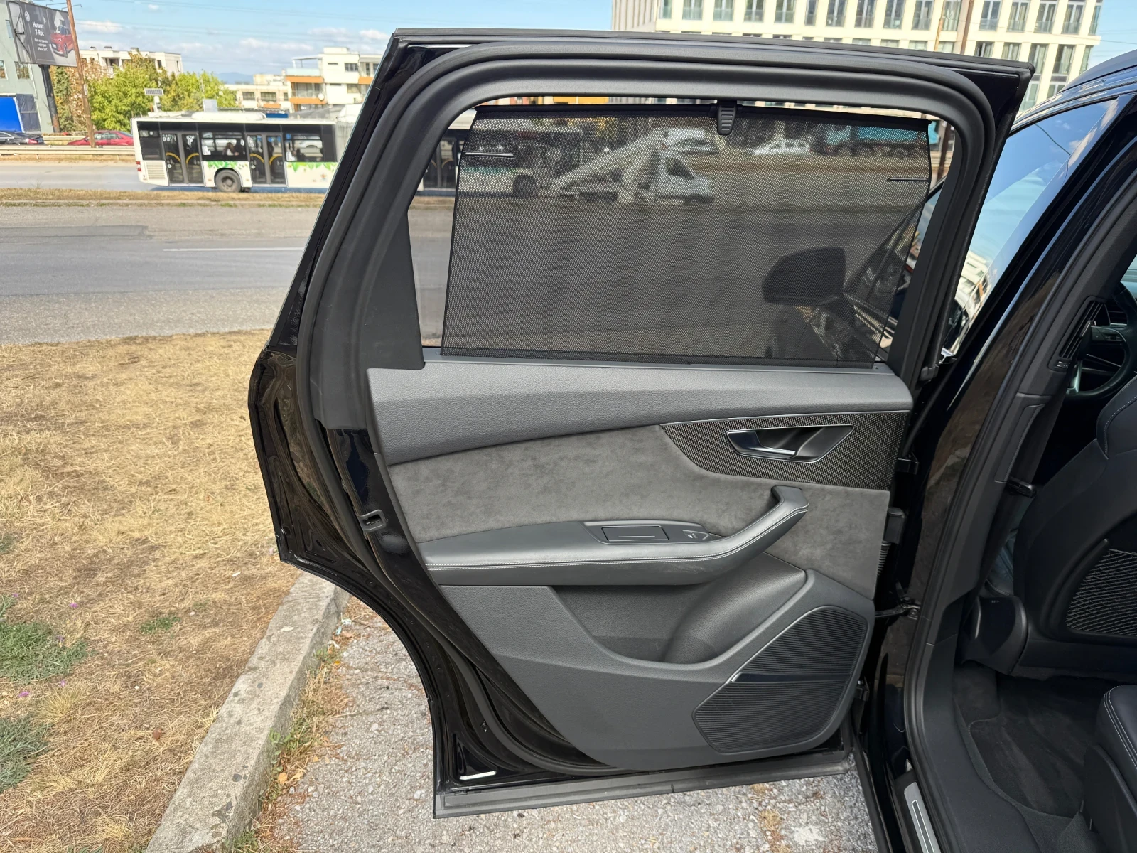 Audi SQ7 6 + 1, снимка 14 - Автомобили и джипове - 56295561