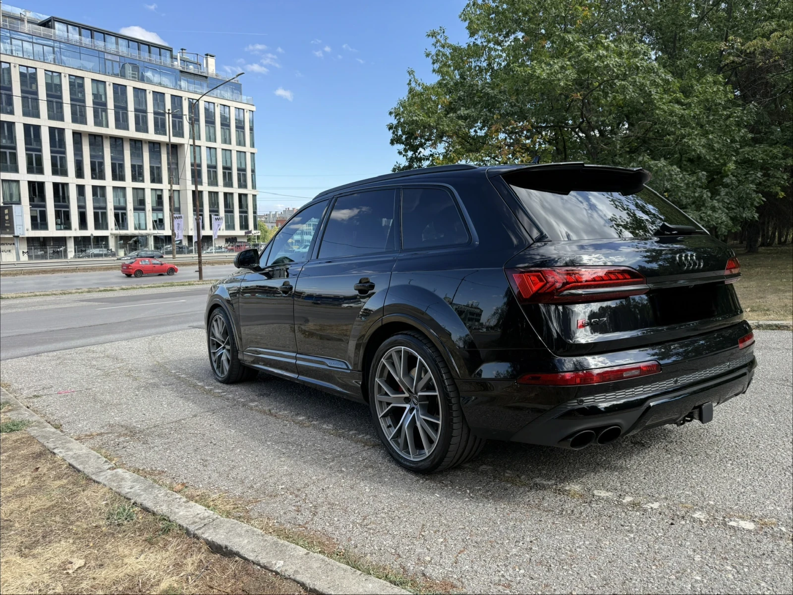 Audi SQ7 6 + 1, снимка 7 - Автомобили и джипове - 56295561