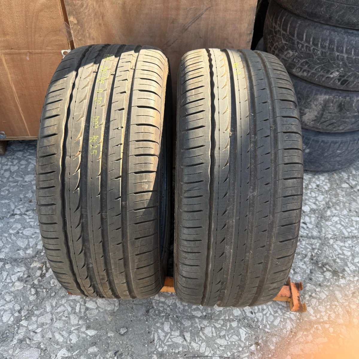 2 броя летни гуми Rovelo 27545 R20 Dot 4825 ном 68 1842-1842