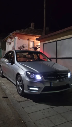 Mercedes-Benz C 220, снимка 16