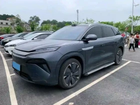 BYD Tang, снимка 13