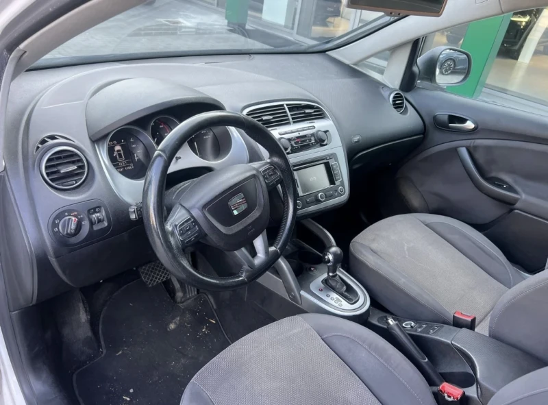 Seat Altea XL 1.6 TDI * DSG* EURO 5* , снимка 6 - Автомобили и джипове - 48279879