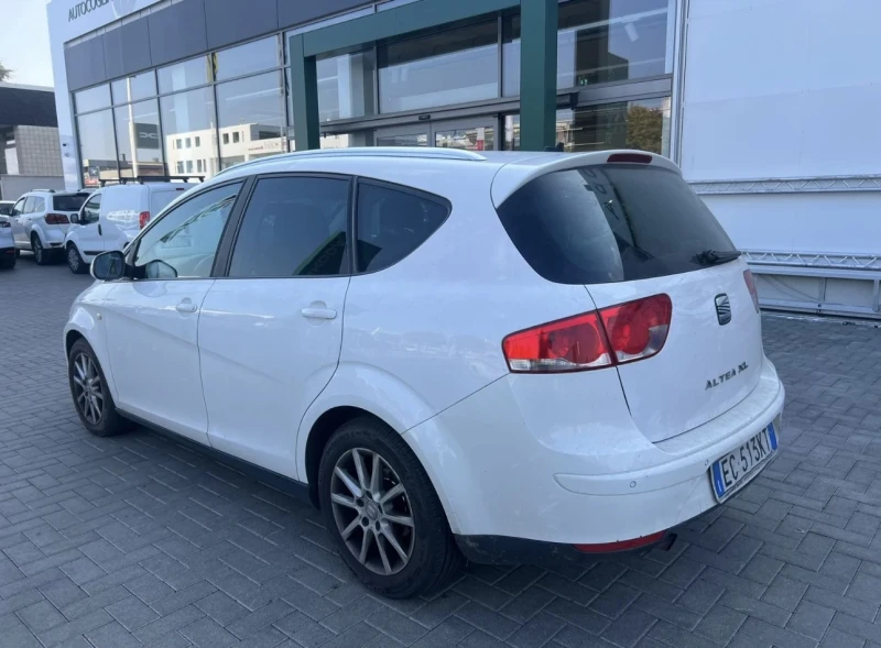 Seat Altea XL 1.6 TDI * DSG* EURO 5* , снимка 4 - Автомобили и джипове - 48279879