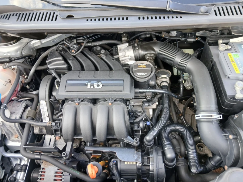 VW Caddy 1.6 102к.с 7местен , снимка 16 - Автомобили и джипове - 52450058