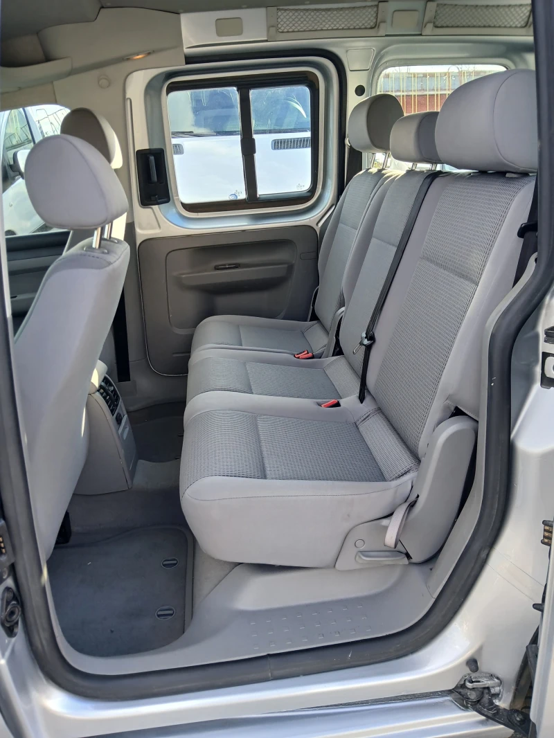 VW Caddy 1.6 102к.с 7местен , снимка 10 - Автомобили и джипове - 52450058