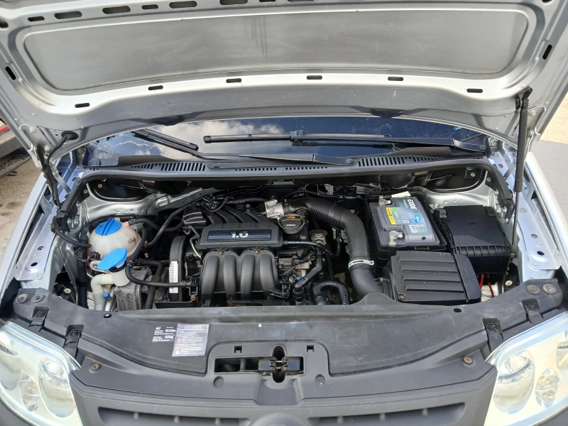 VW Caddy 1.6 102к.с 7местен , снимка 17 - Автомобили и джипове - 52450058
