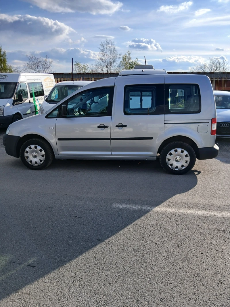 VW Caddy 1.6 102к.с 7местен , снимка 6 - Автомобили и джипове - 52450058