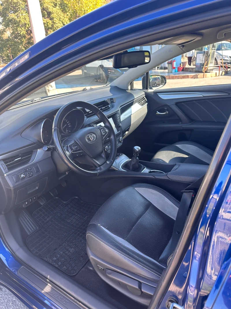 Toyota Avensis Elegance VVT-i, снимка 10 - Автомобили и джипове - 52065500