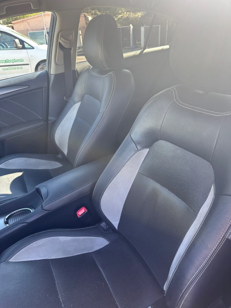 Toyota Avensis Elegance VVT-i, снимка 13 - Автомобили и джипове - 52065500