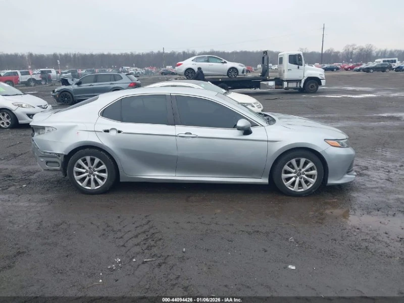 Toyota Camry 2.5L I-4 DI, DOHC, VVT, 203HP Front Wheel Drive, снимка 6 - Автомобили и джипове - 53213303