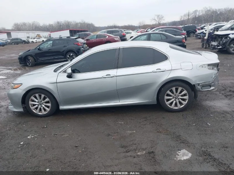 Toyota Camry 2.5L I-4 DI, DOHC, VVT, 203HP Front Wheel Drive, снимка 7 - Автомобили и джипове - 53213303