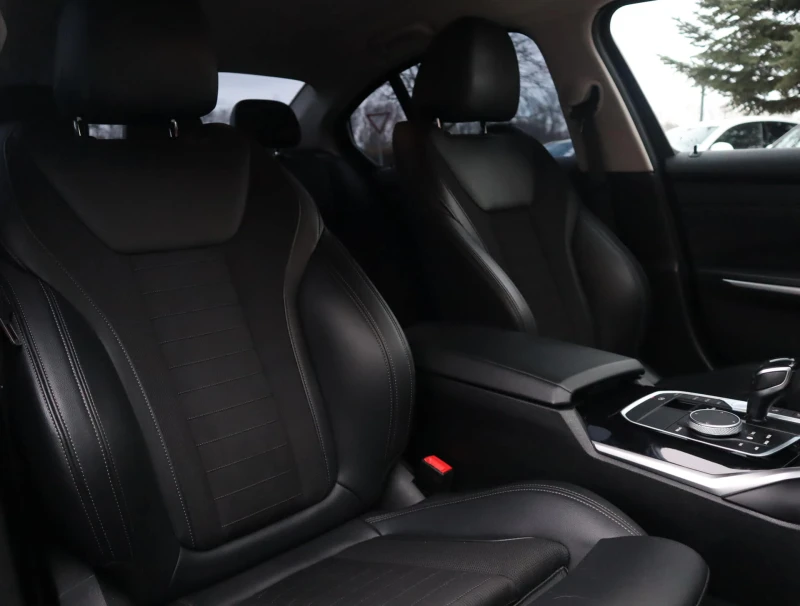 BMW 320 d/SportLine/Virtual/Подгрев/Амбиент/PDC/Active Gua, снимка 8 - Автомобили и джипове - 53394513