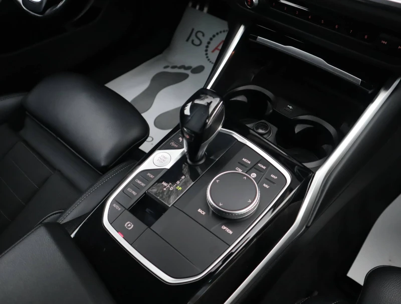 BMW 320 d/SportLine/Virtual/Подгрев/Амбиент/PDC/Active Gua, снимка 10 - Автомобили и джипове - 53394513