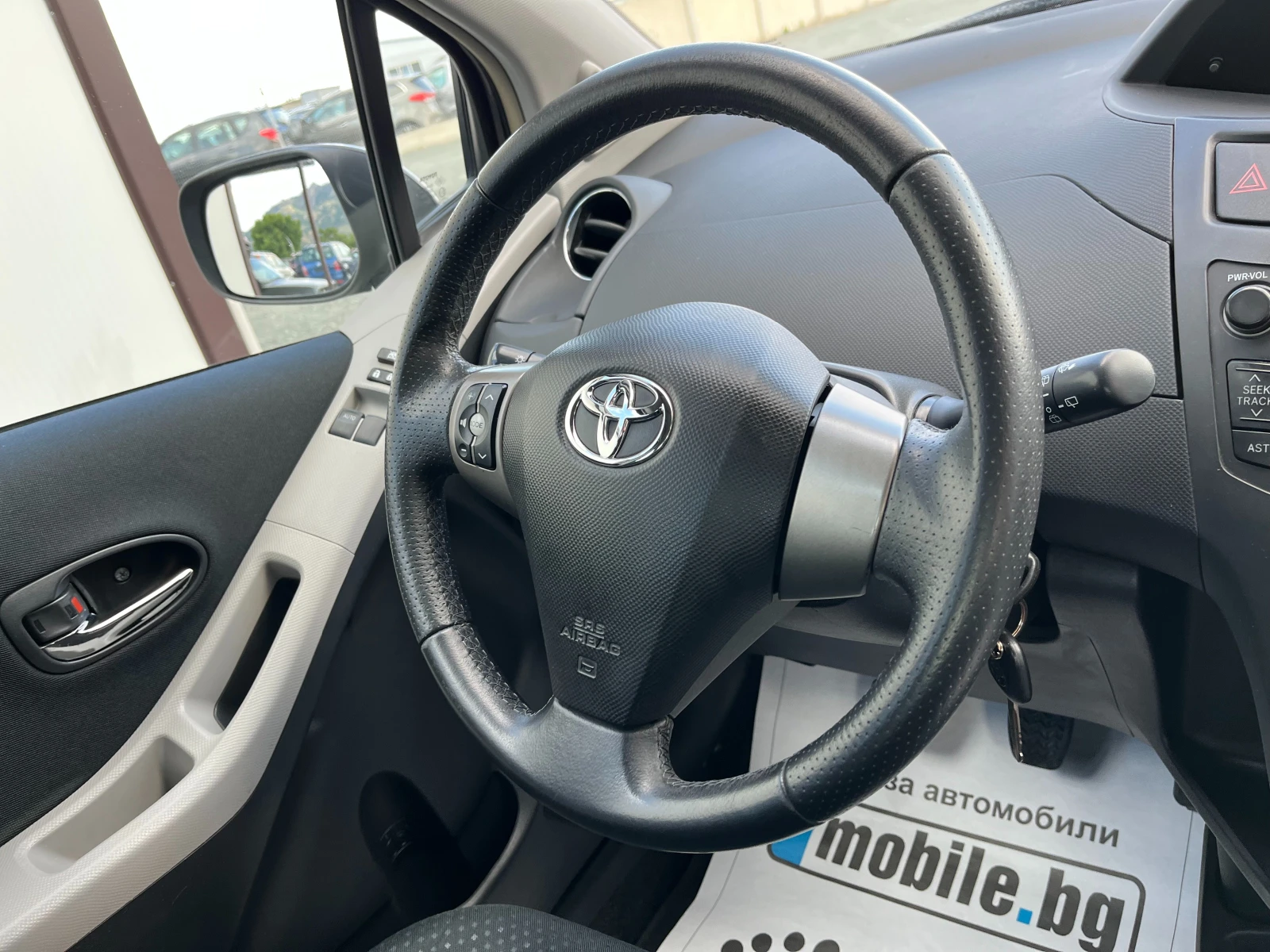 Toyota Yaris 1.3i Facelift-Газов Инжекцион - изображение 9