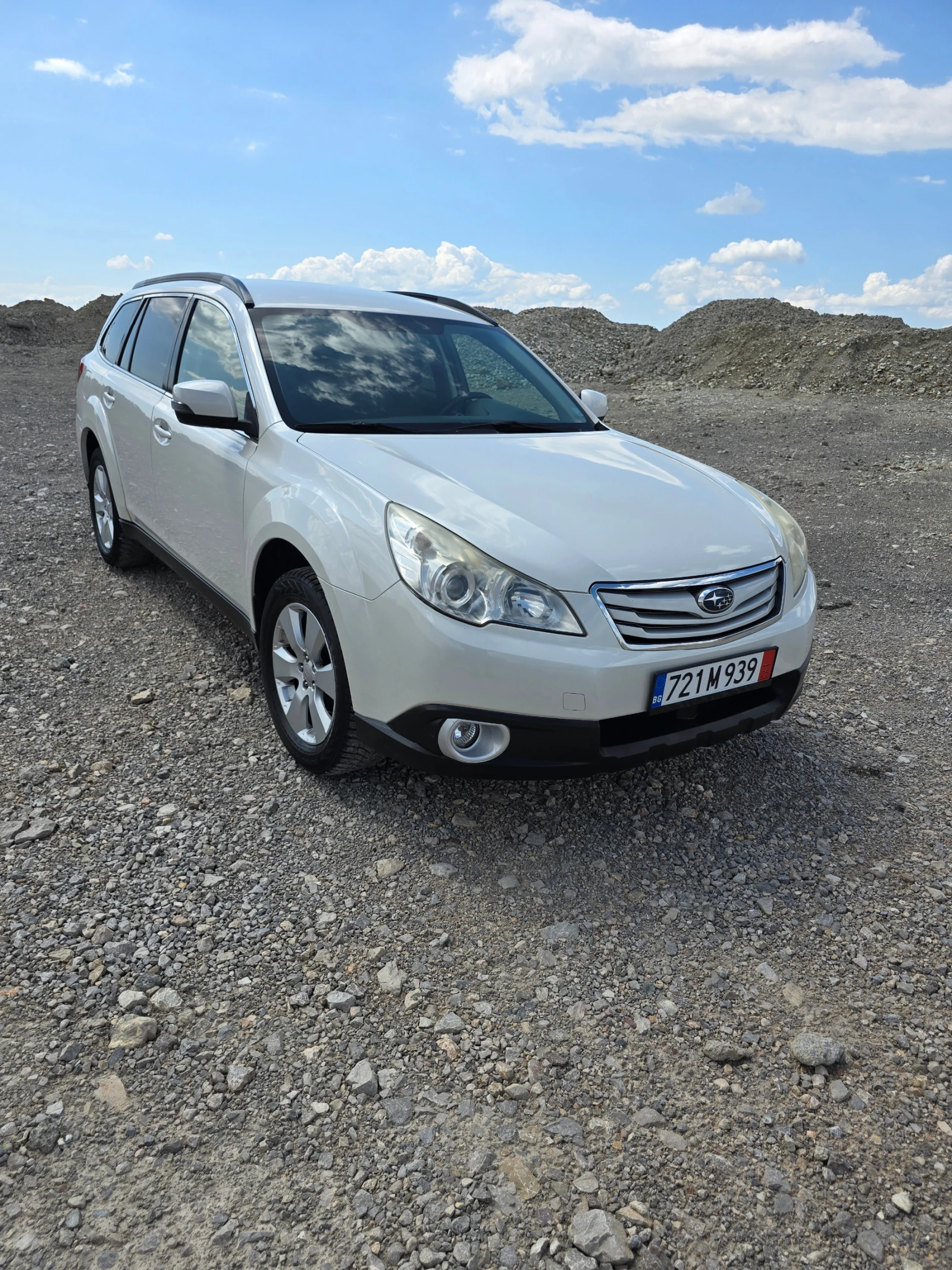 Subaru Outback 2.5 бензин 4х4 перфектна технически и визулно - изображение 2