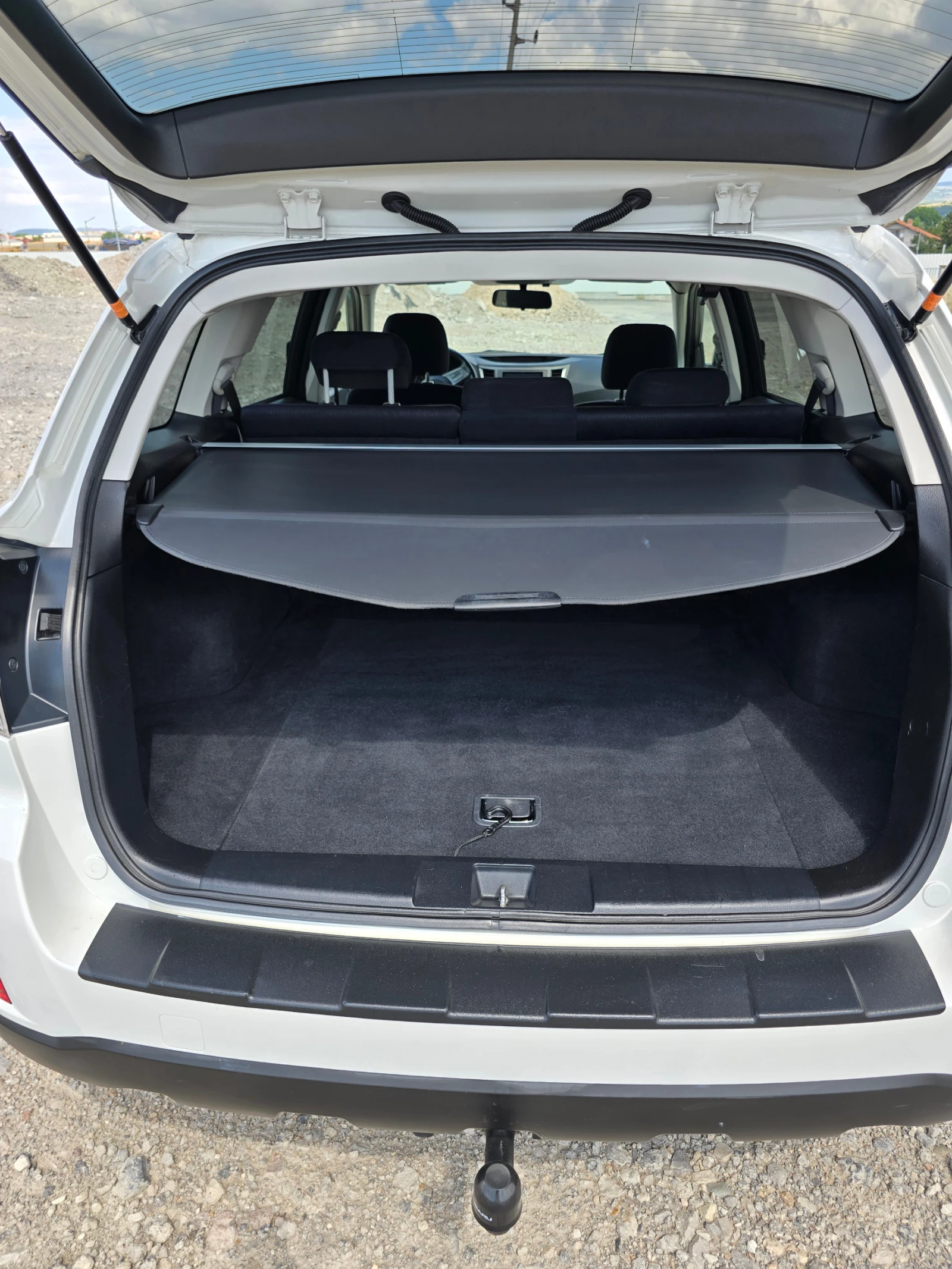Subaru Outback 2.5 бензин 4х4 перфектна технически и визулно - изображение 5
