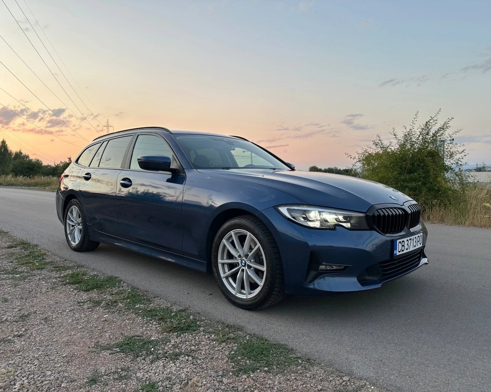 BMW 320 X-DRIVE/CARPLAY/LANE ASSIST - изображение 2