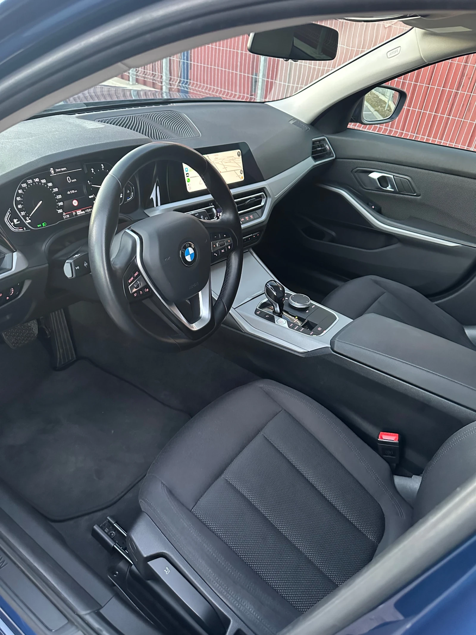 BMW 320 X-DRIVE/CARPLAY/LANE ASSIST/ТОП СЪСТОЯНИЕ - изображение 7