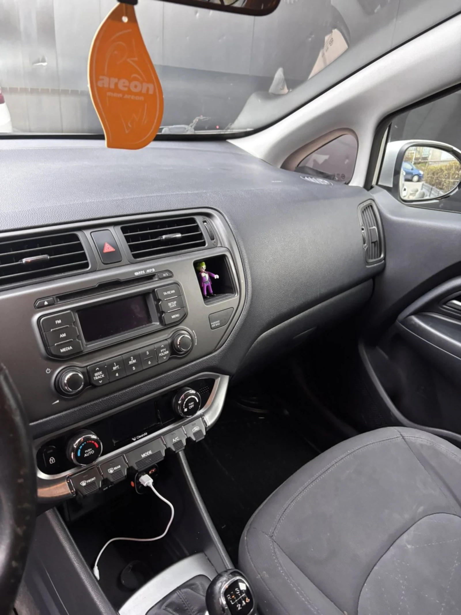 Kia Rio, снимка 9 - Автомобили и джипове - 53969620