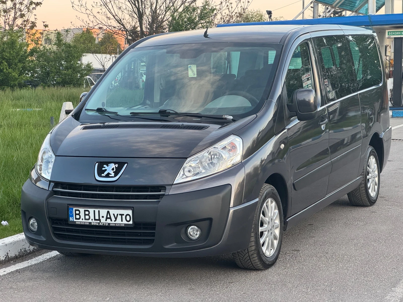 Peugeot Expert 8-Места Maxi