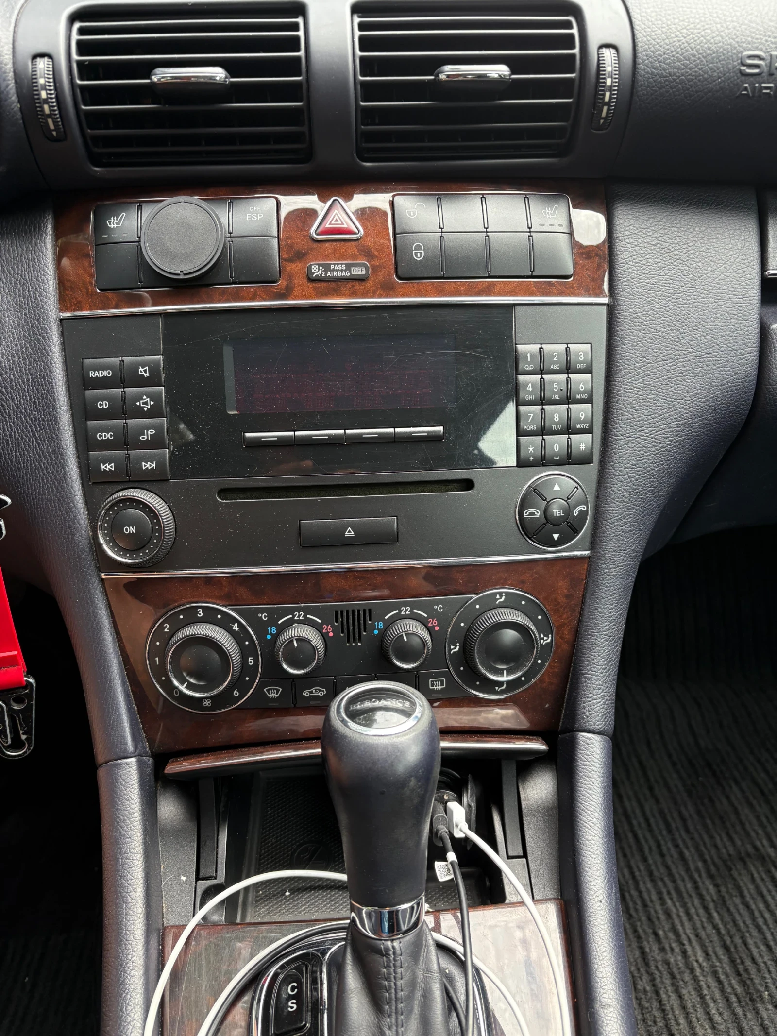 Mercedes-Benz C 320, снимка 9 - Автомобили и джипове - 54832205
