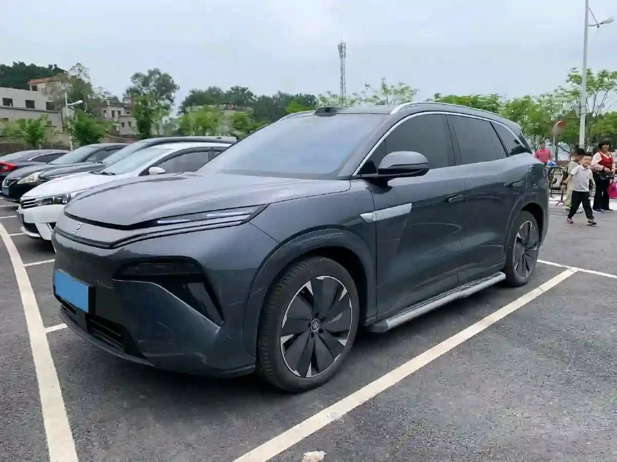 BYD Tang, снимка 13 - Автомобили и джипове - 54577785