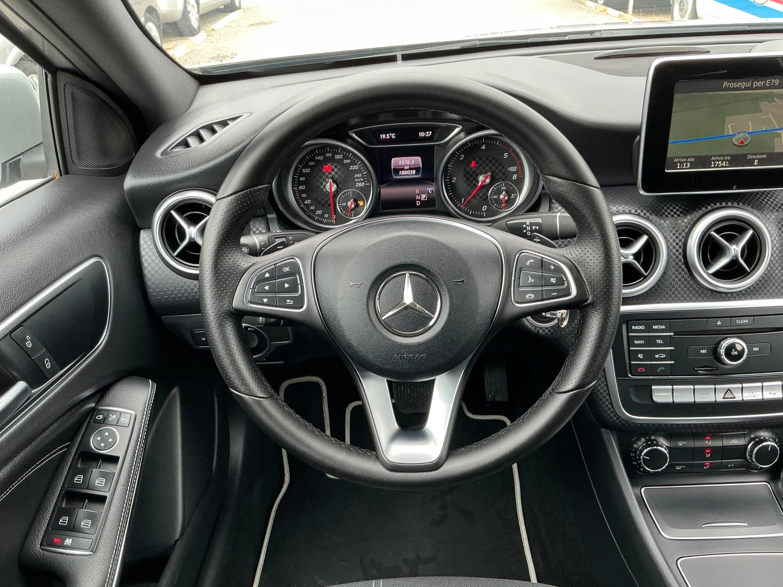 Mercedes-Benz A 180 CDI, снимка 11 - Автомобили и джипове - 54642538
