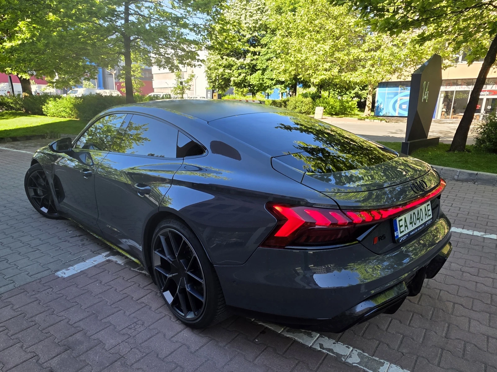 Audi E-Tron GT RS performance, снимка 4 - Автомобили и джипове - 54996628