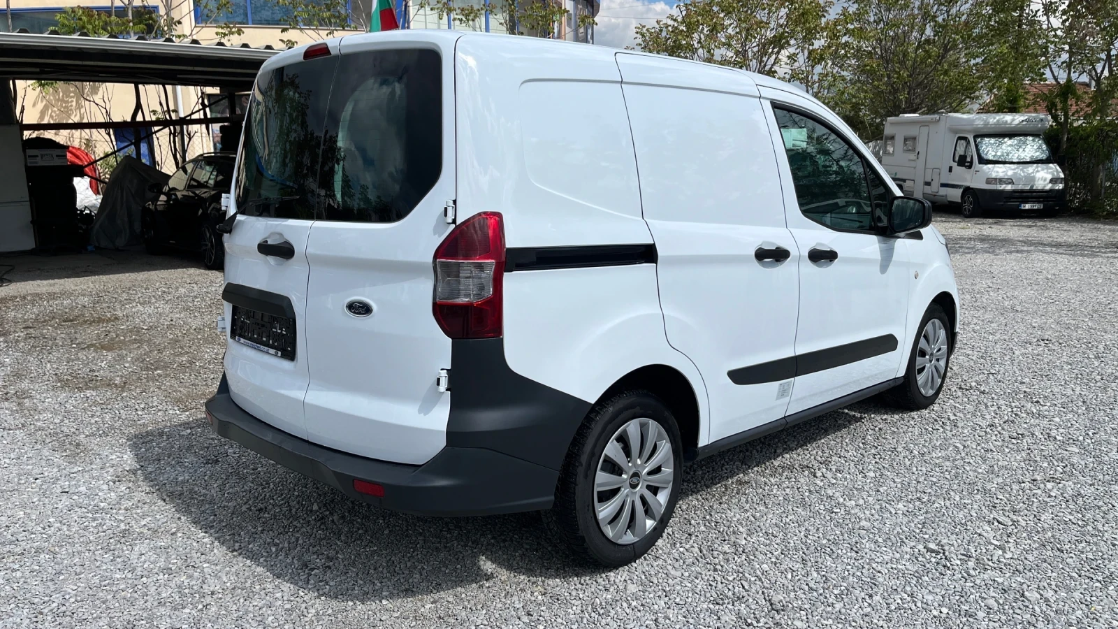 Ford Courier 1.0 turbo 100 kc, снимка 5 - Автомобили и джипове - 55136434