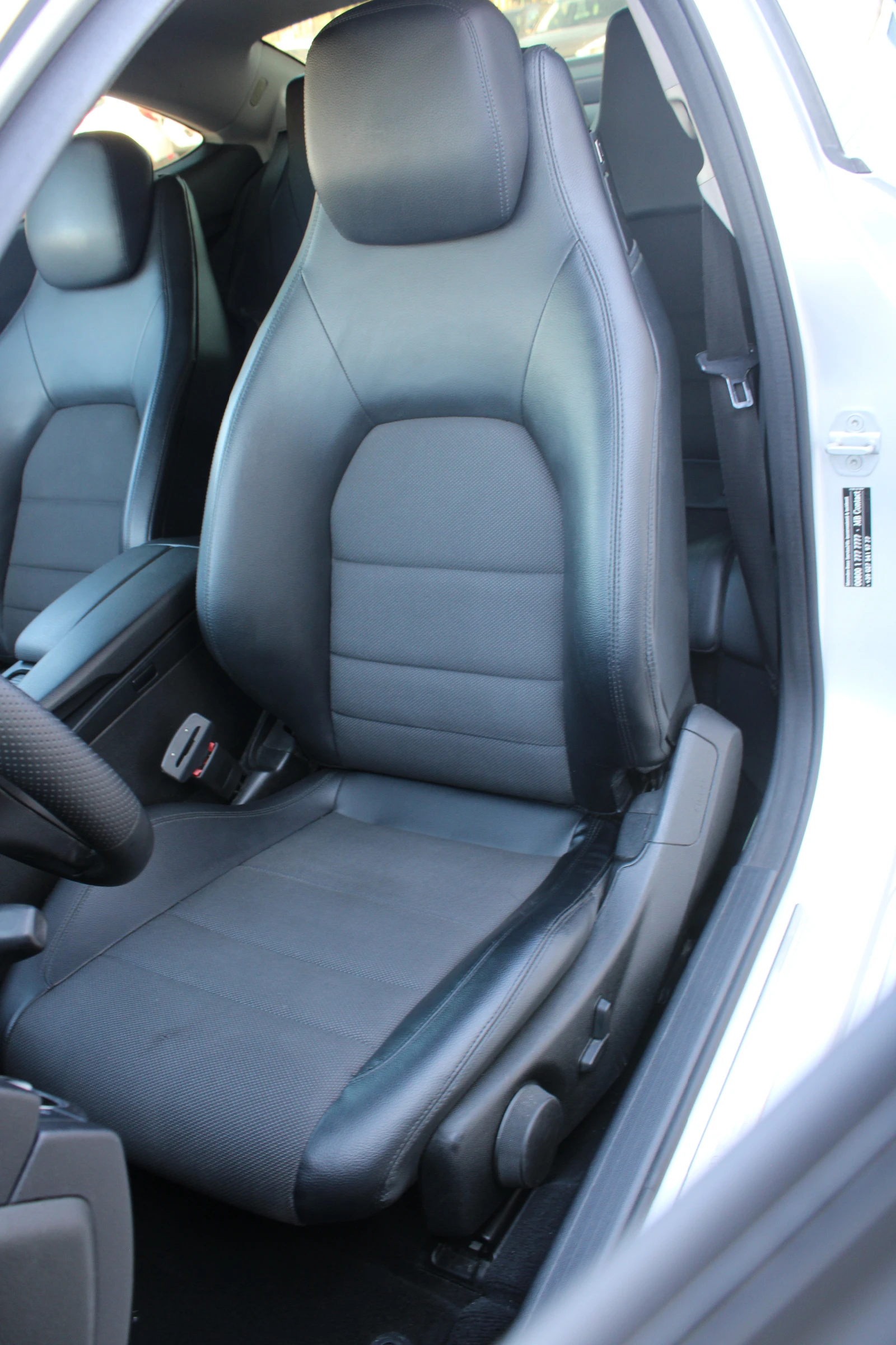 Mercedes-Benz C 220, снимка 9 - Автомобили и джипове - 55628960