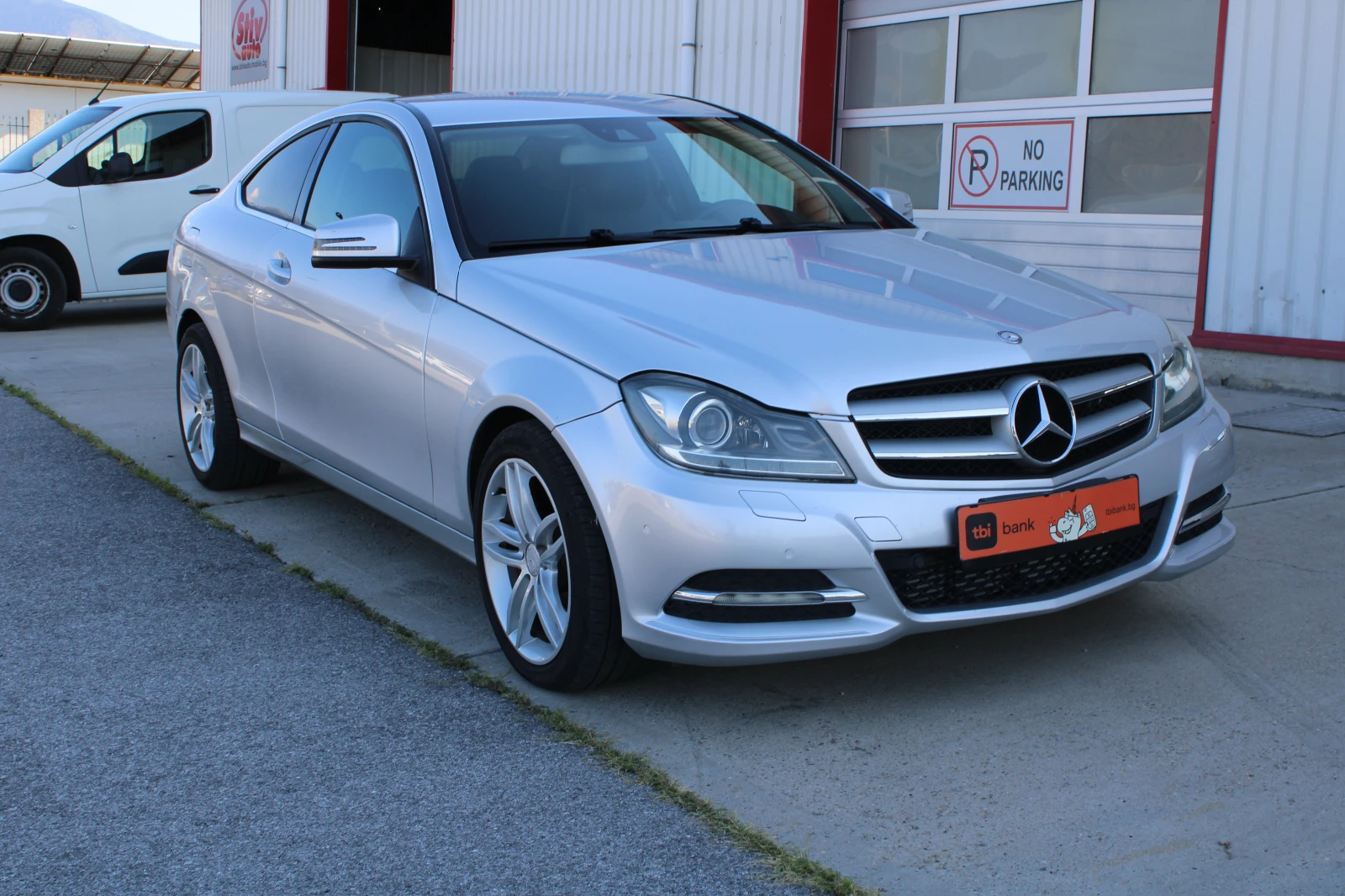 Mercedes-Benz C 220, снимка 3 - Автомобили и джипове - 55628960